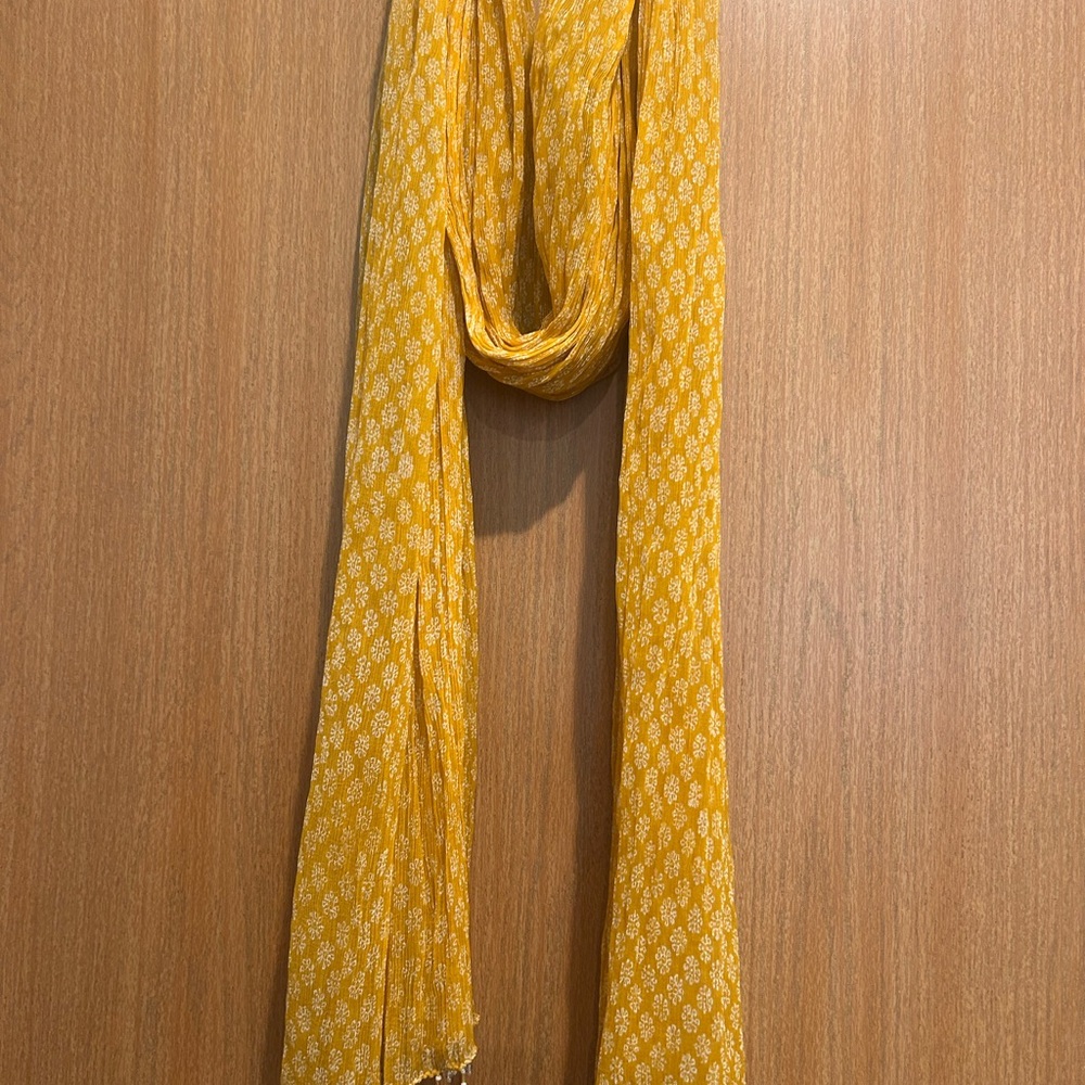Elegant Yellow Patterned Scarf